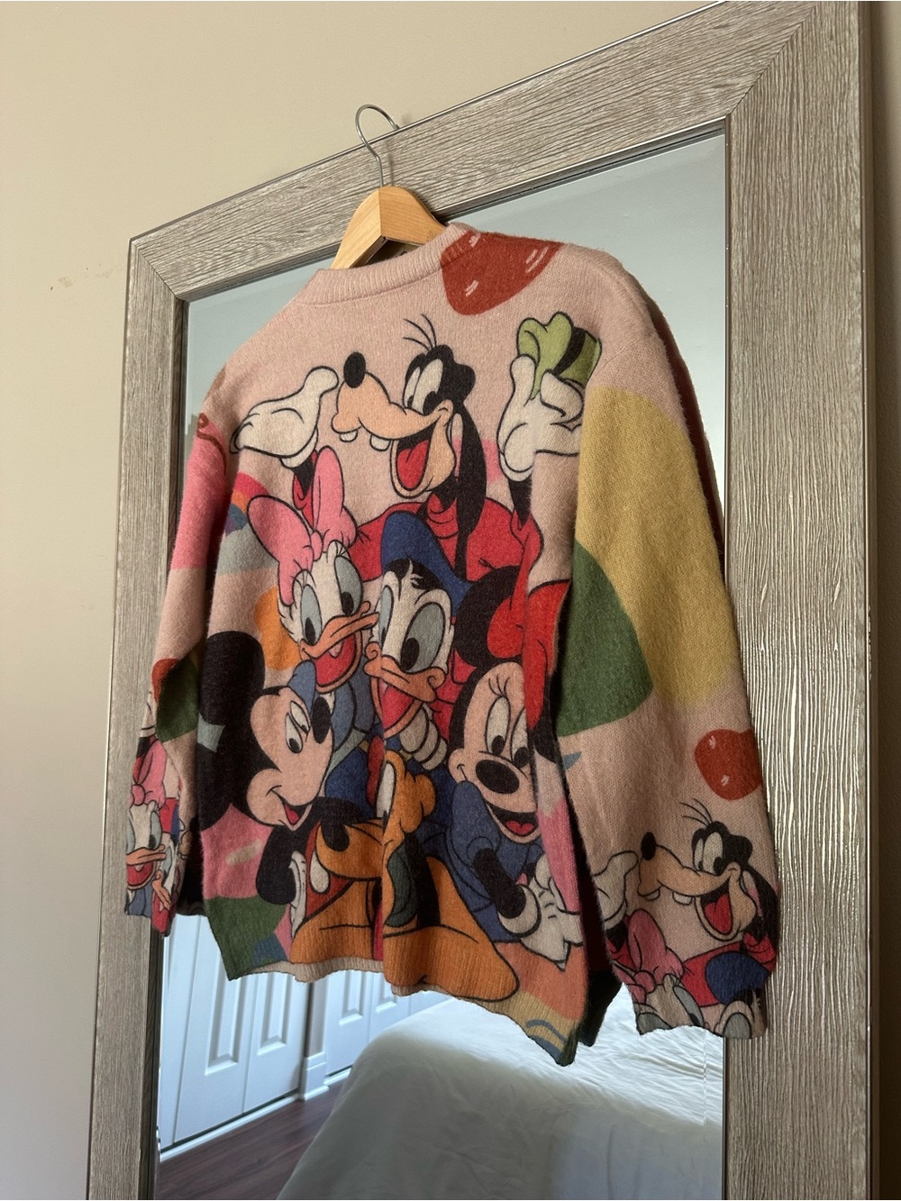 Women’s Pink Colorful Disney Theme Mickey Minnie Sweater Size Small - Picture 3 of 4